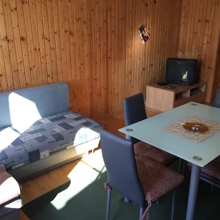 Апартаменты Apartments Huty